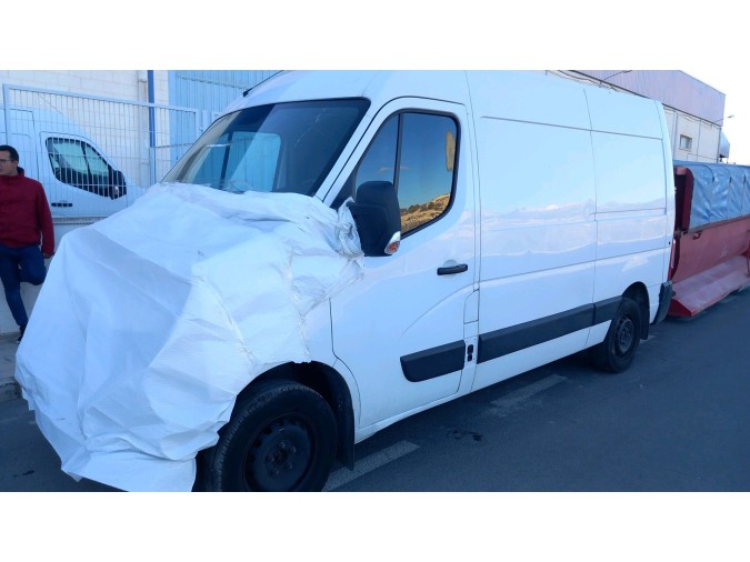 MOTOR CON ACCESORIOS Y CAJA DE CAMBIOS NISSAN NV400 2019