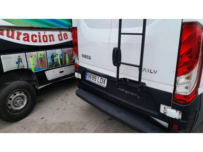 MOTOR CON ACCESORIOS Y CAJA DE CAMBIOS IVECO 35S16 2020