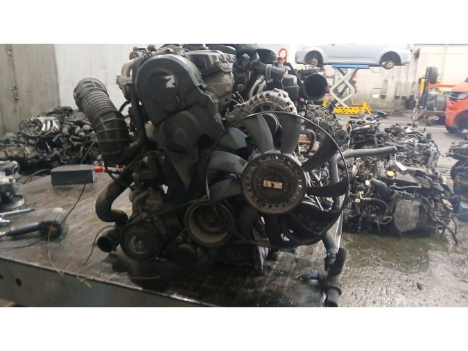MOTOR CON ACCESORIOS Y CAJA DE CAMBIOS SKODA SUPERB