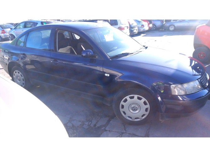 PUERTA TRASERA IZQUIERDA VOLKSWAGEN PASSAT 2000