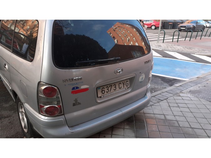PILOTO TRASERO DERECHO HYUNDAI TRAJET 2004
