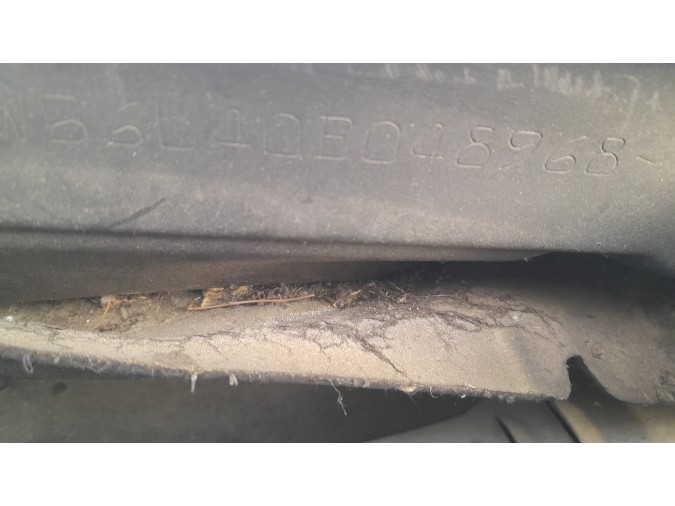 PUERTA DELANTERA DERECHA TOYOTA AVENSIS 2004