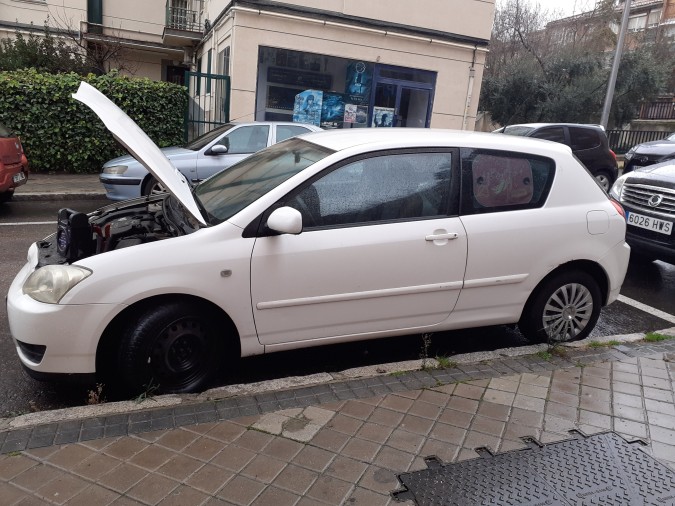 FARO DELANTERO IZQUIERDO TOYOTA COROLLA 2004