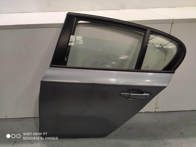 PUERTA TRASERA IZQUIERDA BMW SERIE 1 2005