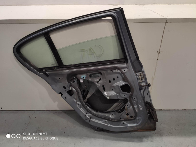 PUERTA TRASERA IZQUIERDA BMW SERIE 1 2005