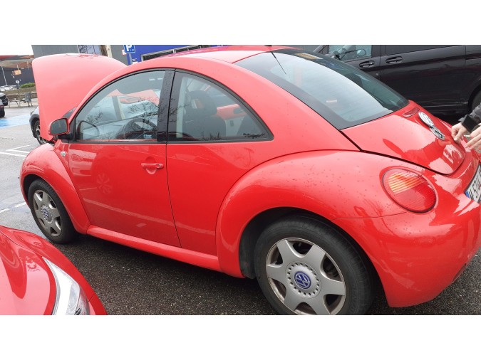 PARAGOLPES TRASERO VOLKSWAGEN NEW BEETLE 2000