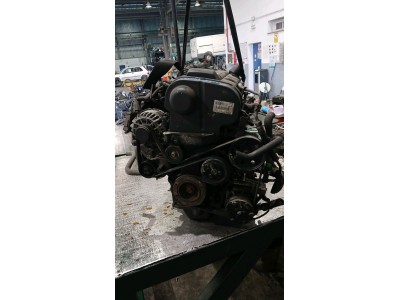 MOTOR CON ACCESORIOS Y CAJA DE CAMBIOS 