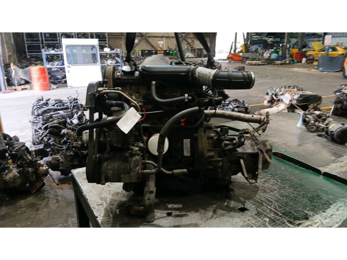 MOTOR CON ACCESORIOS Y CAJA DE CAMBIOS VOLVO 460 1993