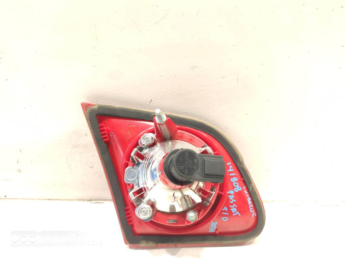 PILOTO TRASERO DERECHO VOLKSWAGEN PASSAT 2005