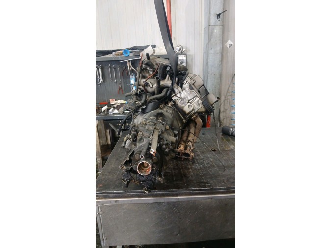 MOTOR CON ACCESORIOS Y CAJA DE CAMBIOS BMW 318IS 1995