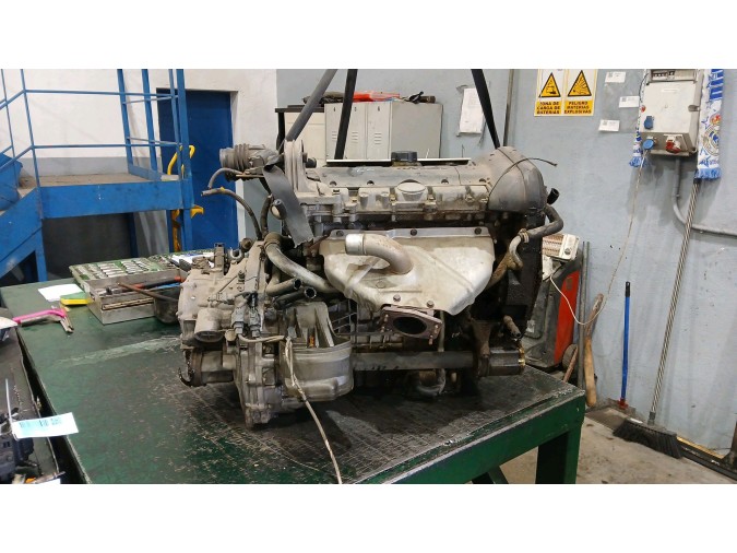 MOTOR CON ACCESORIOS Y CAJA DE CAMBIOS VOLVO 66