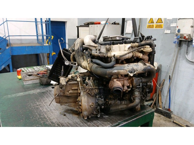MOTOR CON ACCESORIOS Y CAJA DE CAMBIOS PEUGEOT 406 2002