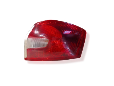 PILOTO TRASERO DERECHO EXTERIOR FORD KUGA 2012