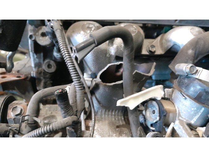 MOTOR CON ACCESORIOS Y CAJA DE CAMBIOS TOYOTA PRIUS 2009