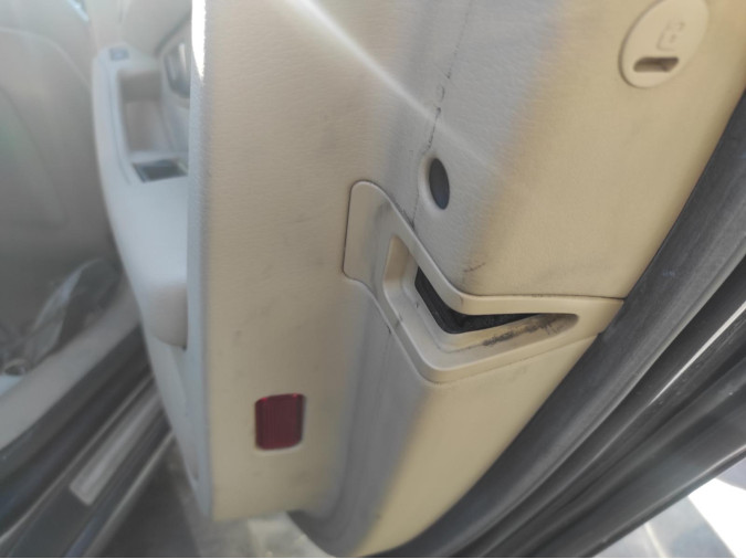 CERRADURA PUERTA TRASERA DERECHA AUDI A8 2006