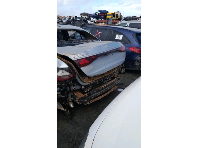 MERCEDES E 300 DE