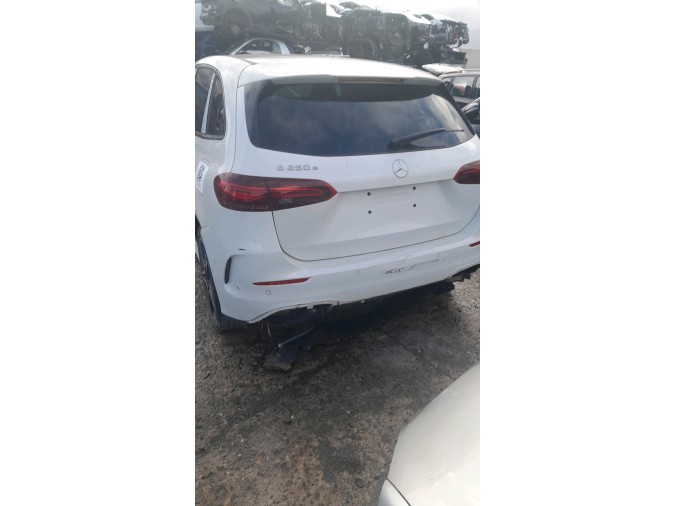 MERCEDES B 250 E