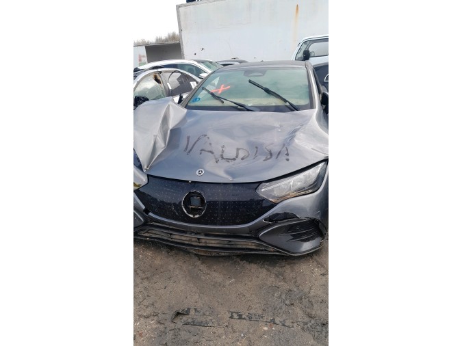 MERCEDES EQE 350 Año : 2024