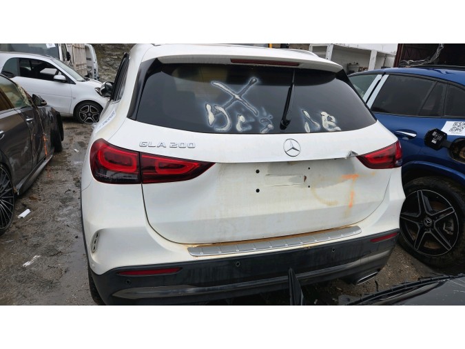 MERCEDES GLA 200 Año : 2020