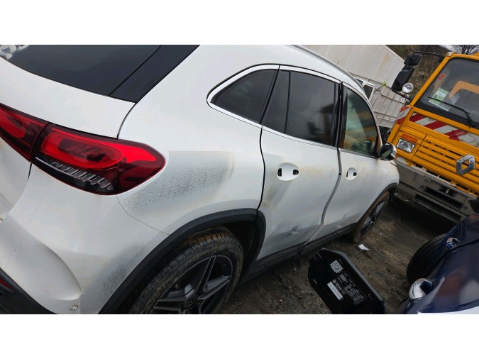 MERCEDES GLA 200 Año : 2020