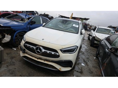 MERCEDES GLA 200 Año : 2020