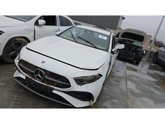 MERCEDES A 200 Año : 2023