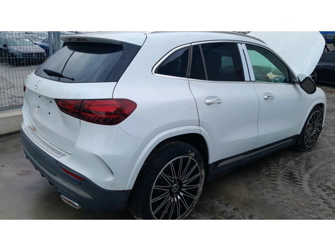 MERCEDES GLA 200 D