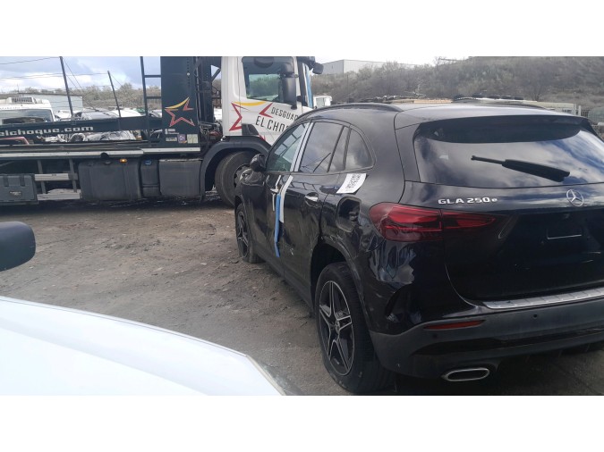 MERCEDES GLA 250 E