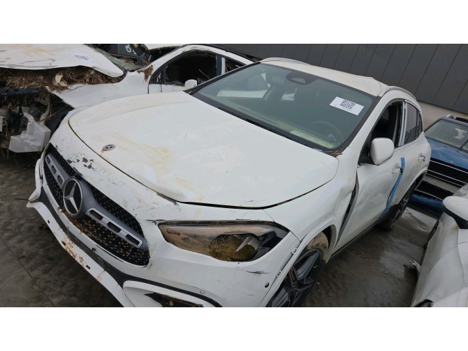 MERCEDES GLA 250 E