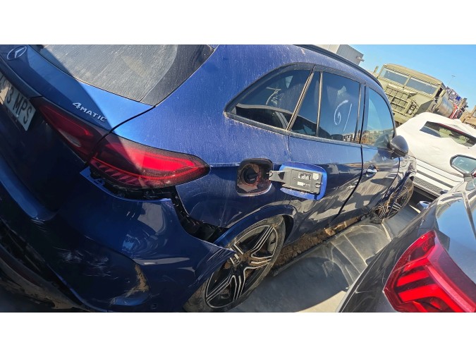 MERCEDES GLC 300 E 4MATIC Año : 2024