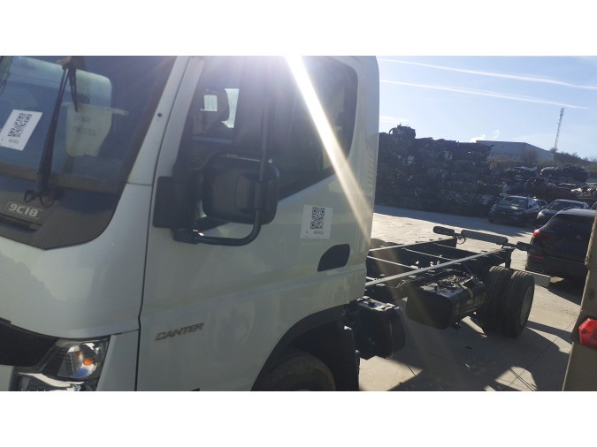 MITSUBISHI CANTER