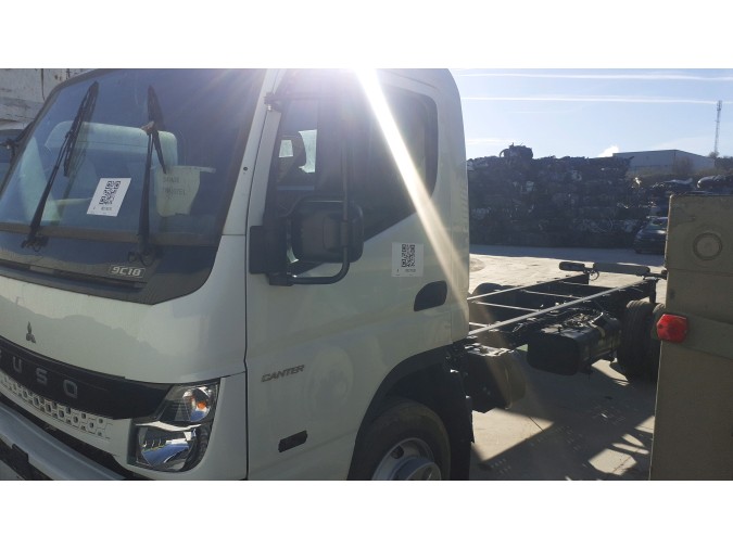 MITSUBISHI CANTER