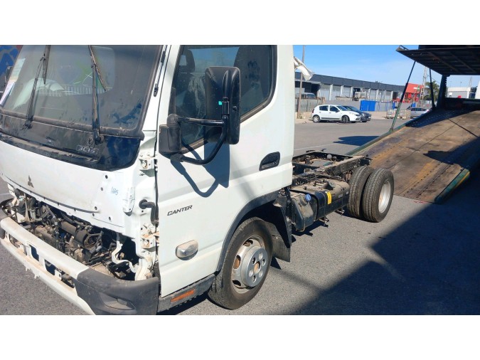 MITSUBISHI CANTER