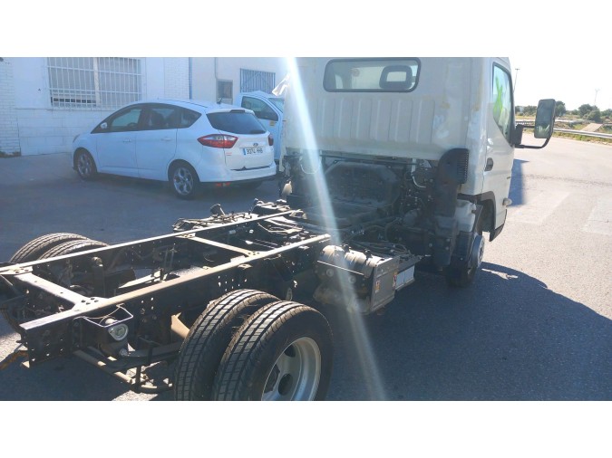 MITSUBISHI CANTER