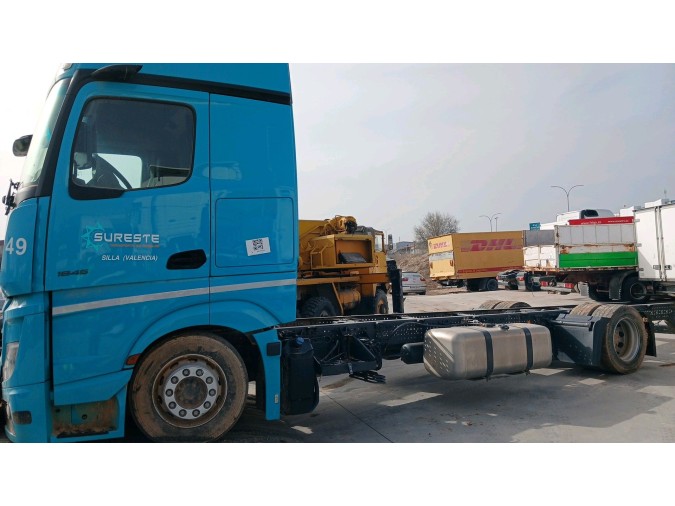 MERCEDES-BENZ ACTROS 1845 LS Año : 2024