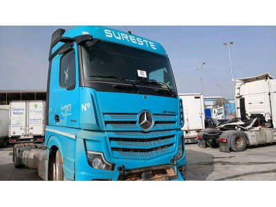 MERCEDES-BENZ ACTROS 1845 LS Año : 2024