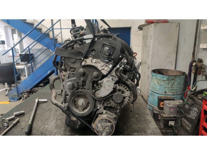 Motor PEUGEOT 208 2014
