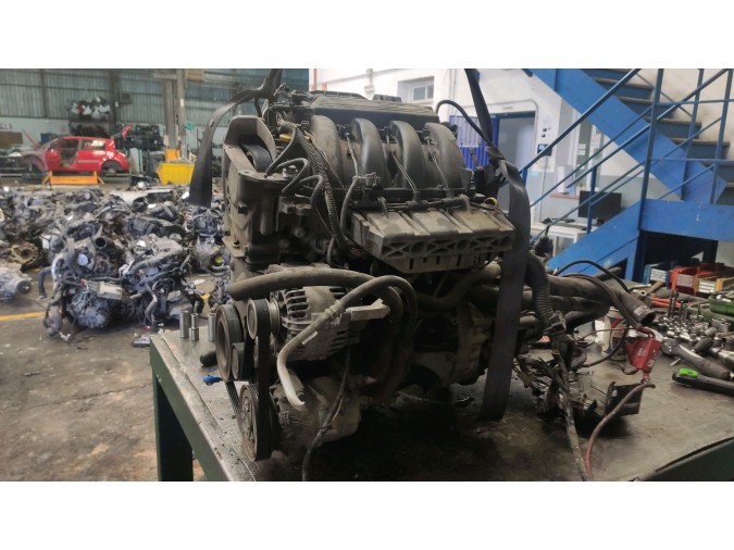 MOTOR CON ACCESORIOS Y CAJA DE CAMBIOS RENAULT MÉGANE 2003