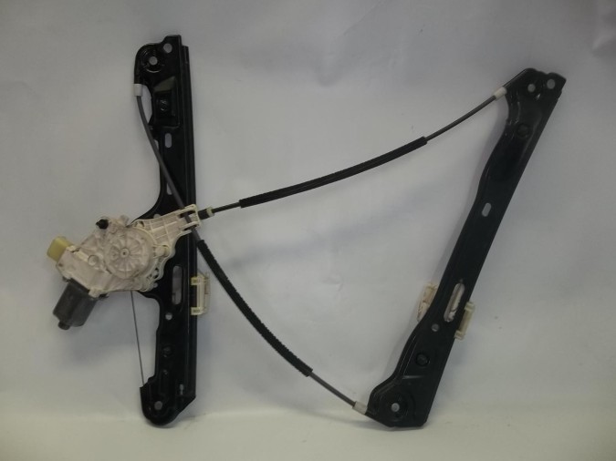 ELEVALUNAS DELANTERO DERECHO BMW SERIE 1 2007