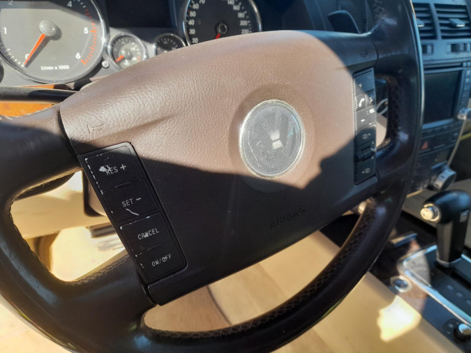 Coche despiece completo VOLKSWAGEN TOUAREG 00150508