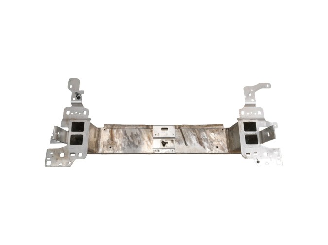 REFUERZO PARAGOLPES DELANTERO AUDI Q6 2024