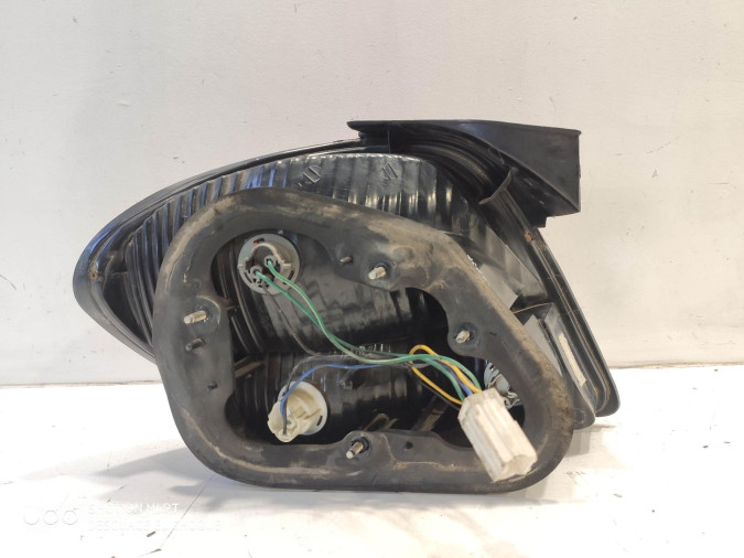 PILOTO TRASERO DERECHO HYUNDAI COUPE 2001
