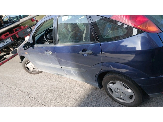 FARO DELANTERO DERECHO FORD FOCUS 2001