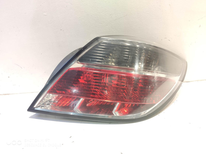 PILOTO TRASERO DERECHO OPEL ASTRA 2006