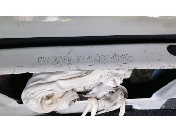 PARAGOLPES TRASERO PEUGEOT 206 2000