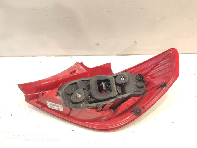 PILOTO TRASERO IZQUIERDO OPEL CORSA 2011