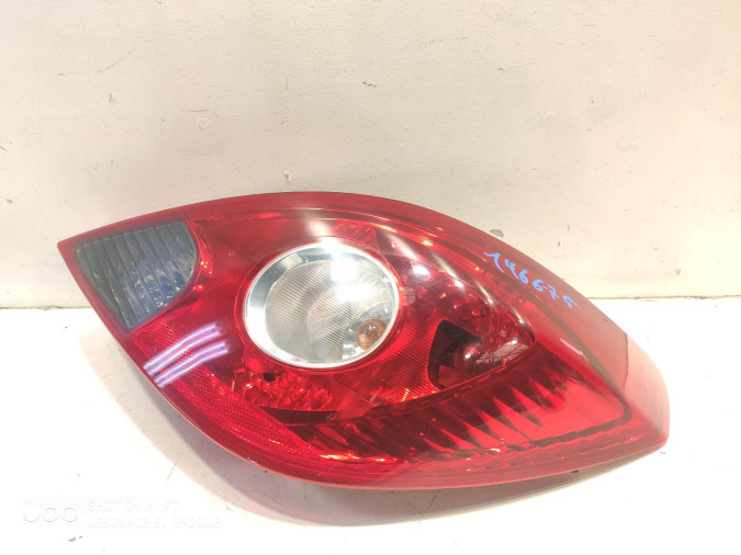 PILOTO TRASERO DERECHO OPEL CORSA 2011