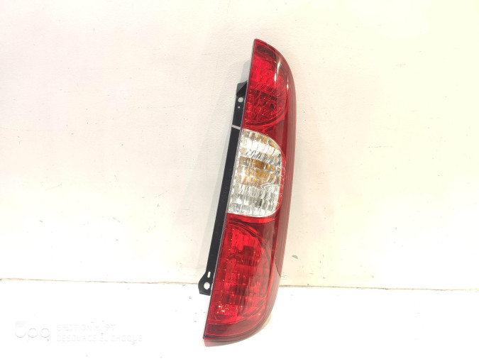 PILOTO TRASERO DERECHO FIAT DOBLO 2009