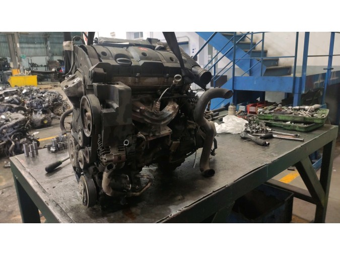 MOTOR CON ACCESORIOS Y CAJA DE CAMBIOS CITROEN XSARA 2001