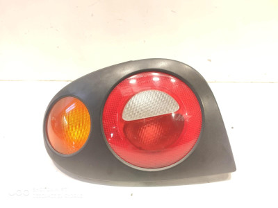 PILOTO TRASERO DERECHO RENAULT MEGANE 1998